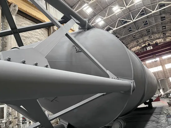 ASME スチール貯蔵砂粒/石灰セメントバルクパウダーサイロ販売中